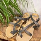 sandales-croisette-anthracite-la-botte-gardiane-chez-laurette