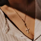 chez-laurette-concept-store-marseille-comme-des-soeurs-pendentif-cristus