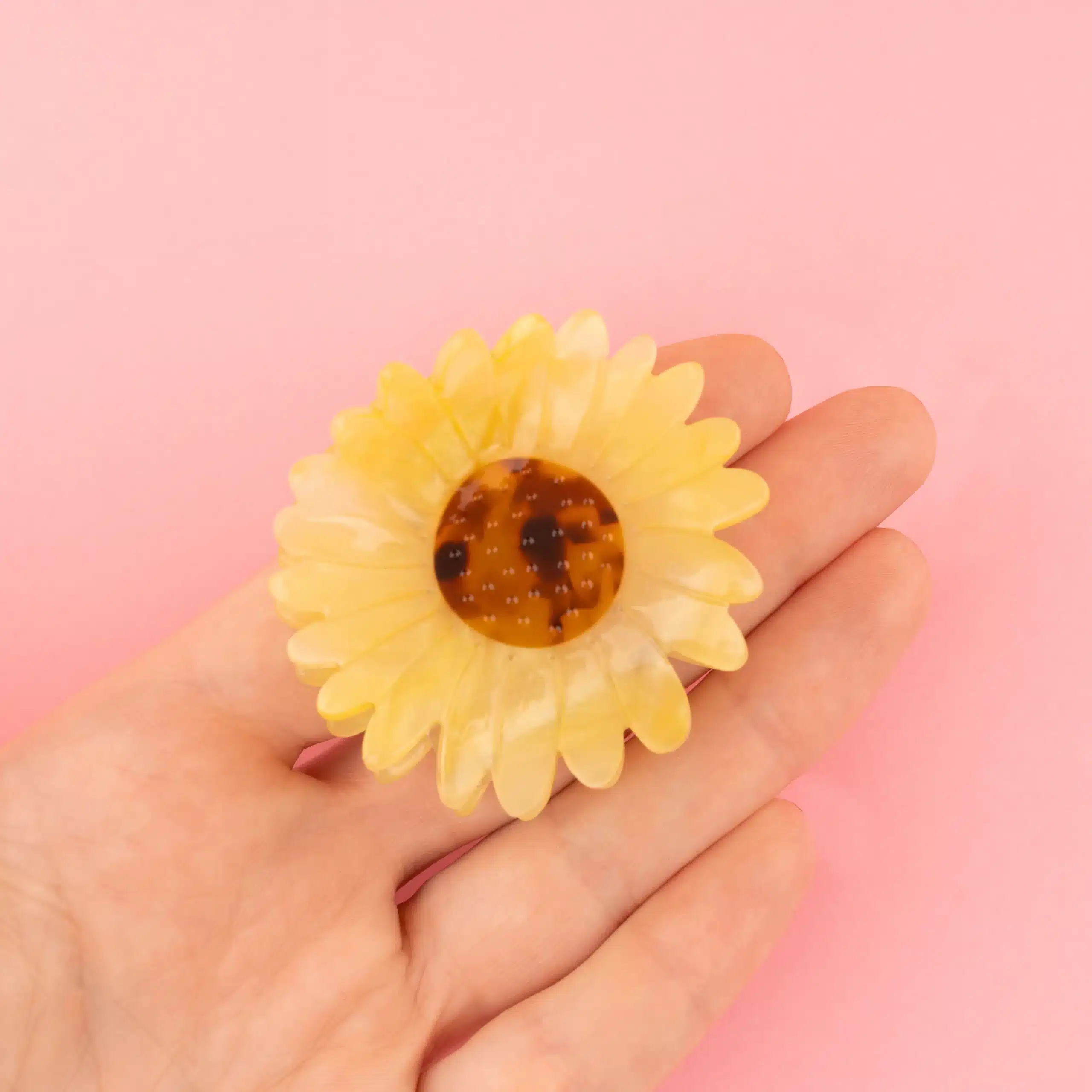 pince-a-cheveux-tournesol-porte-coucou-suzette-chez-laurette-scaled2 pince-a-cheveux-tournesol-porte-coucou-suzette-chez-laurette-scaled