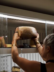 chez-laurette-concept-store-marseille-comte-sapin-cyclamen-fromage-article