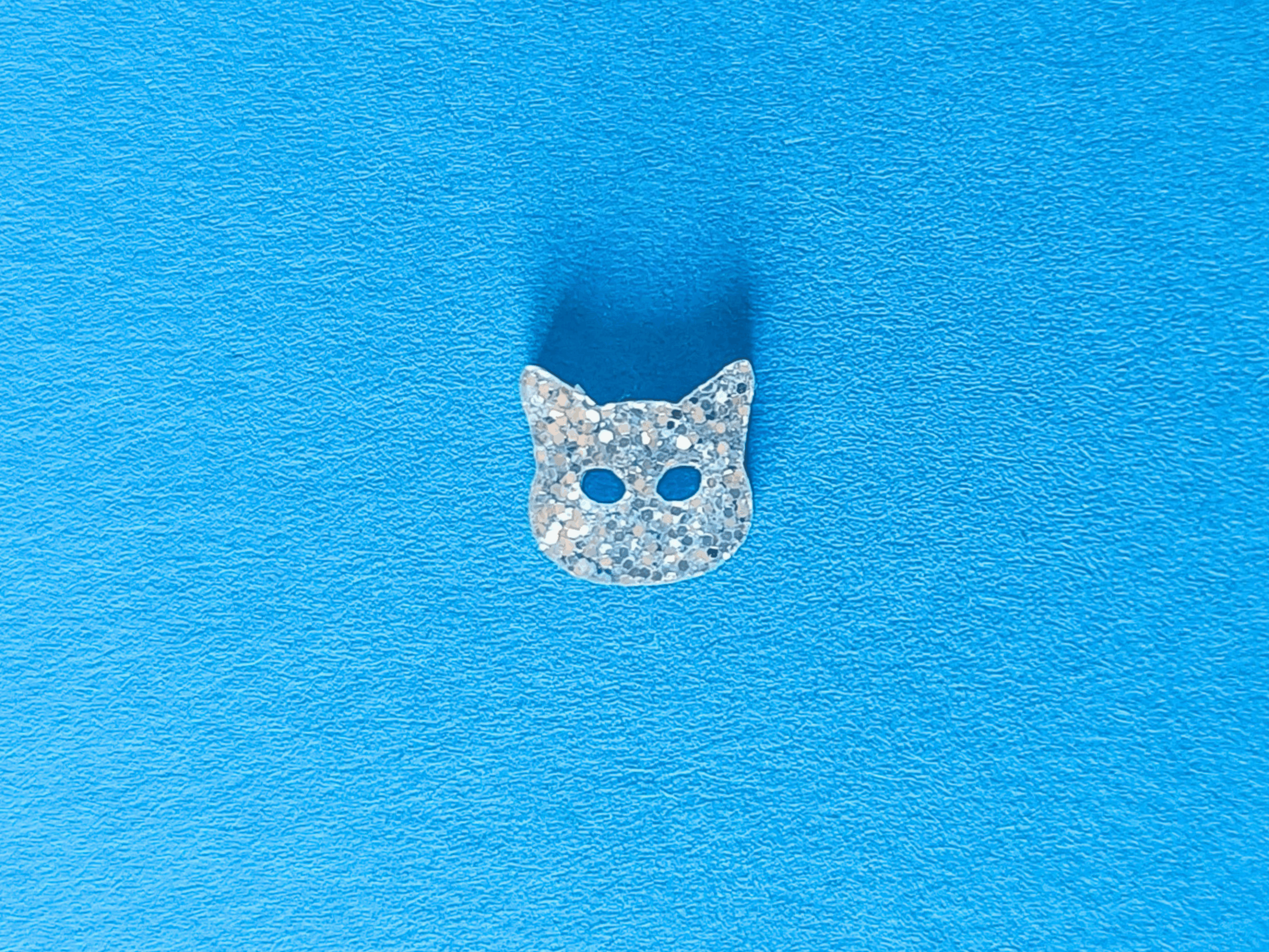 chez-laurette-conceptstore-marseille-selenitis-atelier-boutons-chat-paillette-