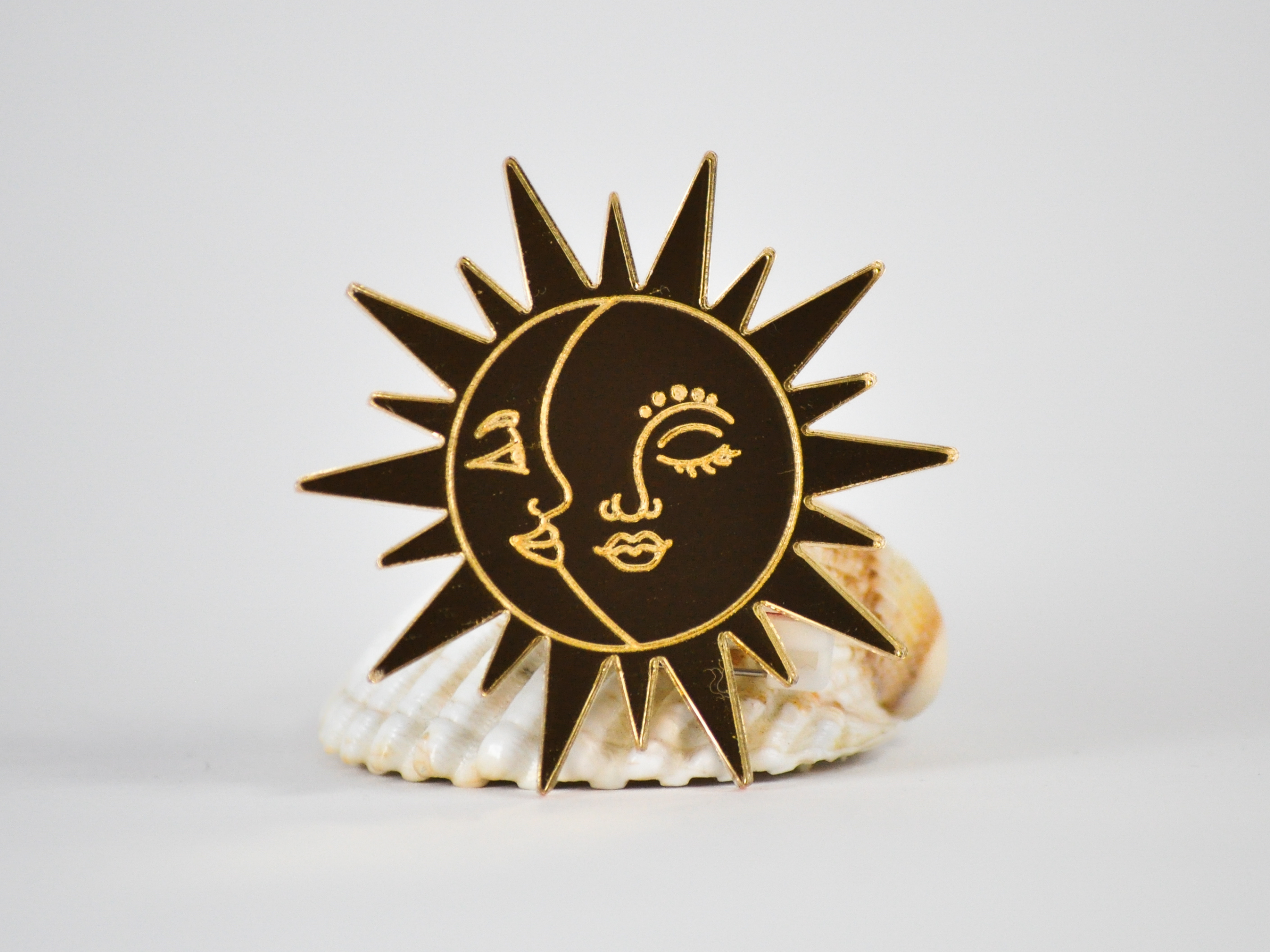 chez-laurette-conceptstore-marseille-selenitis-atelier-broche-soleil-lune