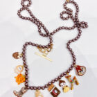 chez-laurette-concept-store-marseille-chaine-de-telephone-les-perlines