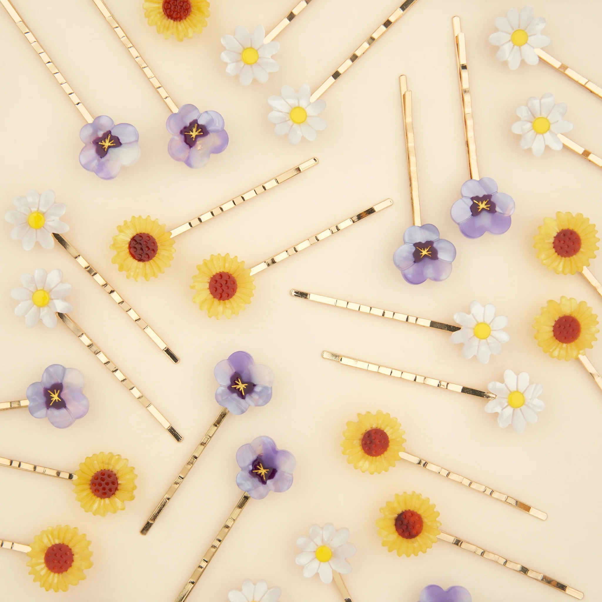 coucou-suzette-accessoire-accessory-cadeau-gift-tendance-trendy-fashion-garden-party-barrette-cheveux-hair-clip-flower-fleur-pensee-- chez-laurette-marseille-concepstore