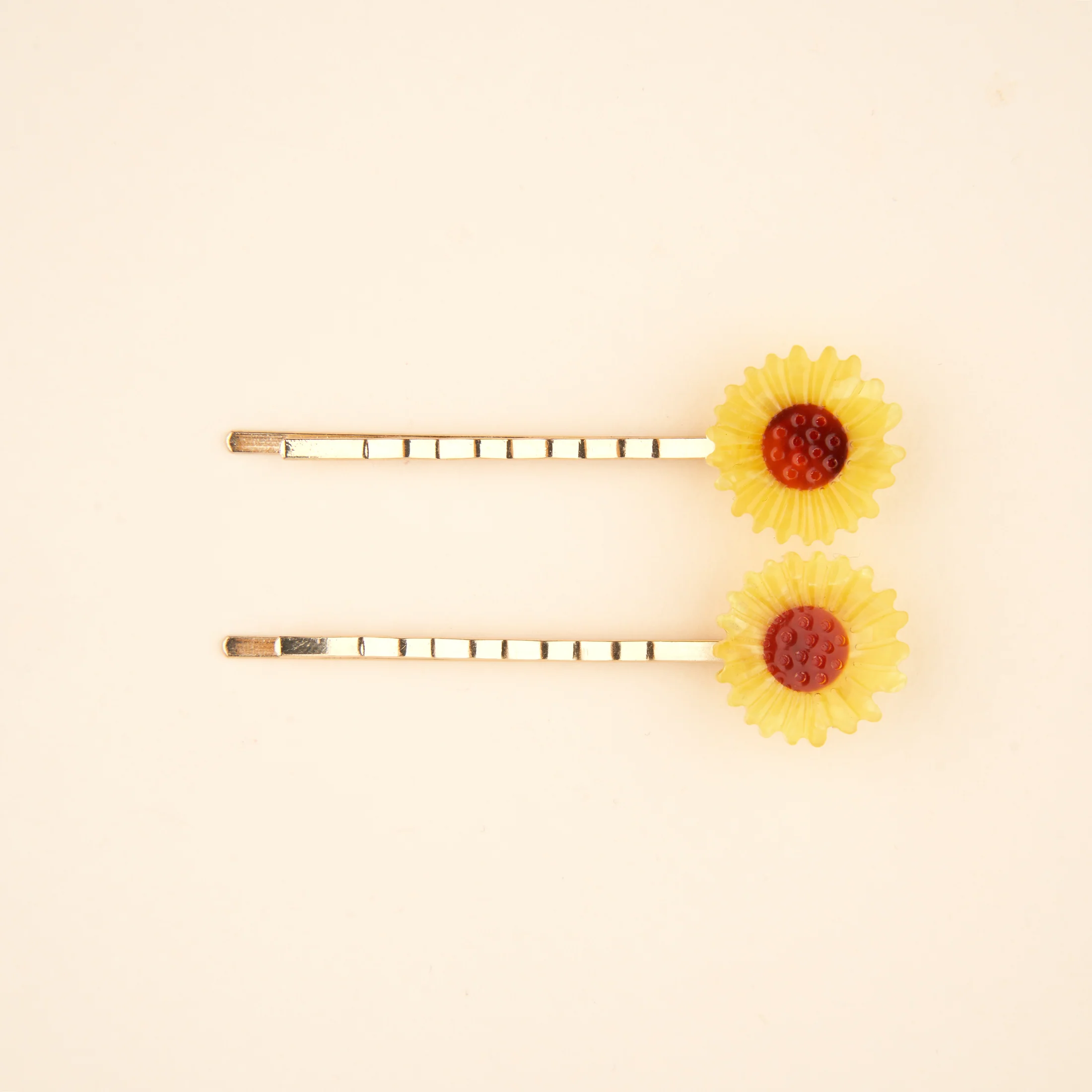 coucou-suzette-accessoire-accessory-cadeau-gift-tendance-trendy-fashion-garden-party-barrette-cheveux-hair-clip-flower-fleur-tournesol-sunflower-chez-laurette-concepstore-marseille