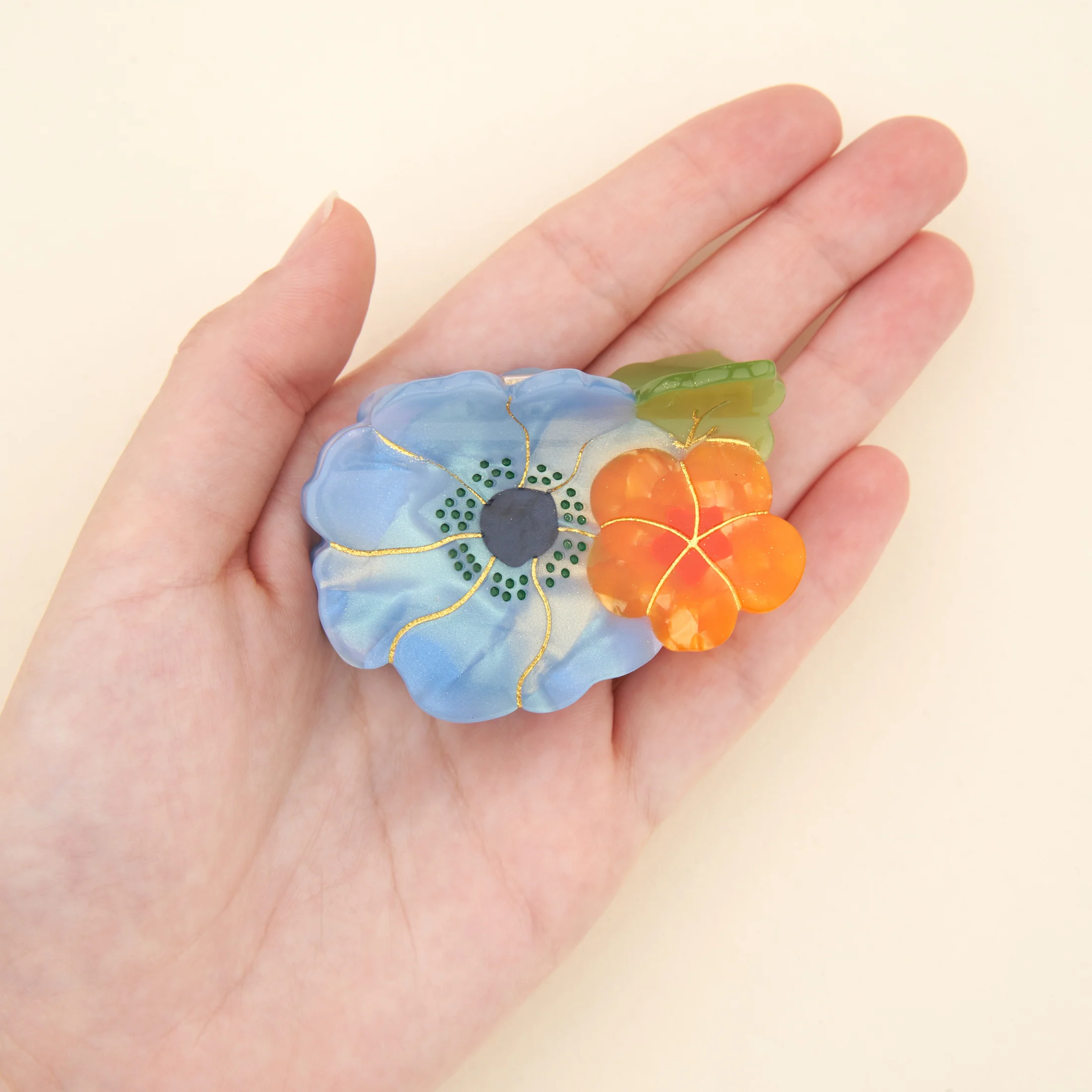 coucou-suzette-accessoire-cadeau-gift-tendance-ete-summer-collab-lucas-du-tertre-petite-pince-cheveux-small-hair-claw-floral-fleurs-flowers-bouquet-chez-laurette-marseille