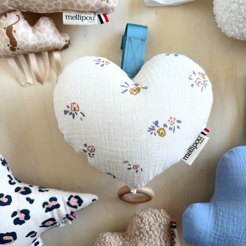 nuage-musical-berceuse-steevy-wonder-someone-like-you-chez-laurette-marseille-conceptstore-mellipou-blanc-coeur